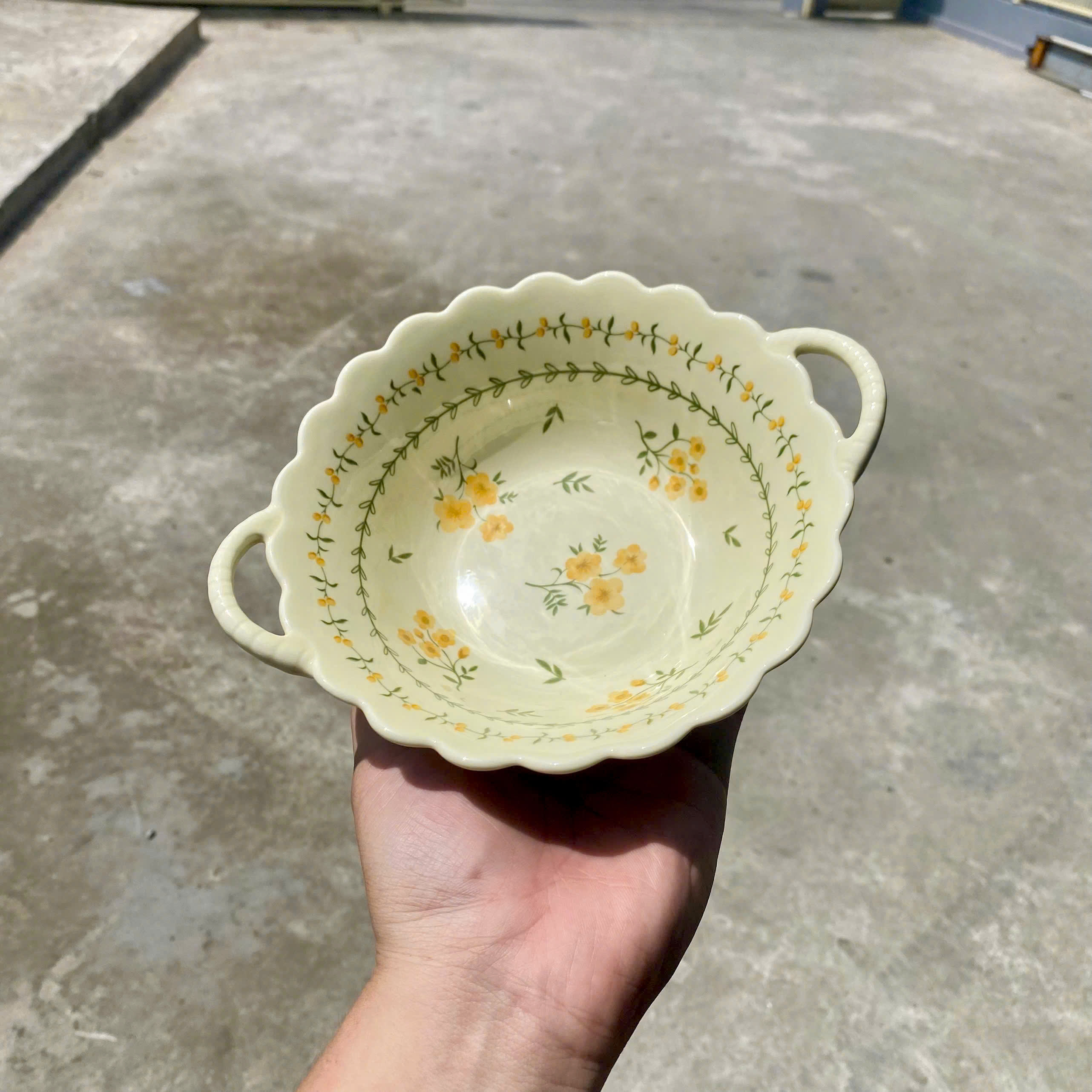 [32] Tô Sứ Loe 7.5inch HOA CÚC