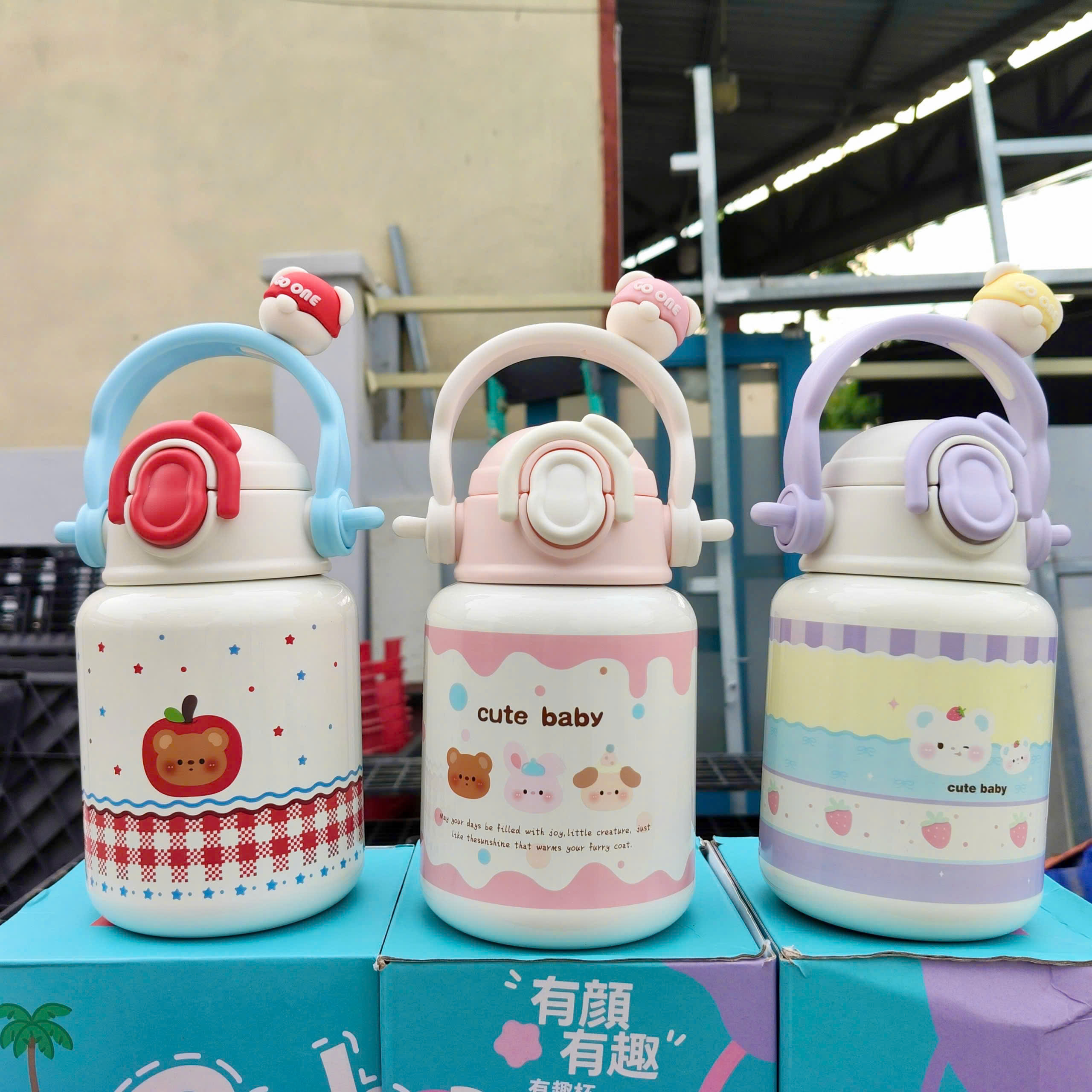 [48] Bình Giữ Nhiệt 316 Họat Hình Quai Ngang Có CHARM 550ml