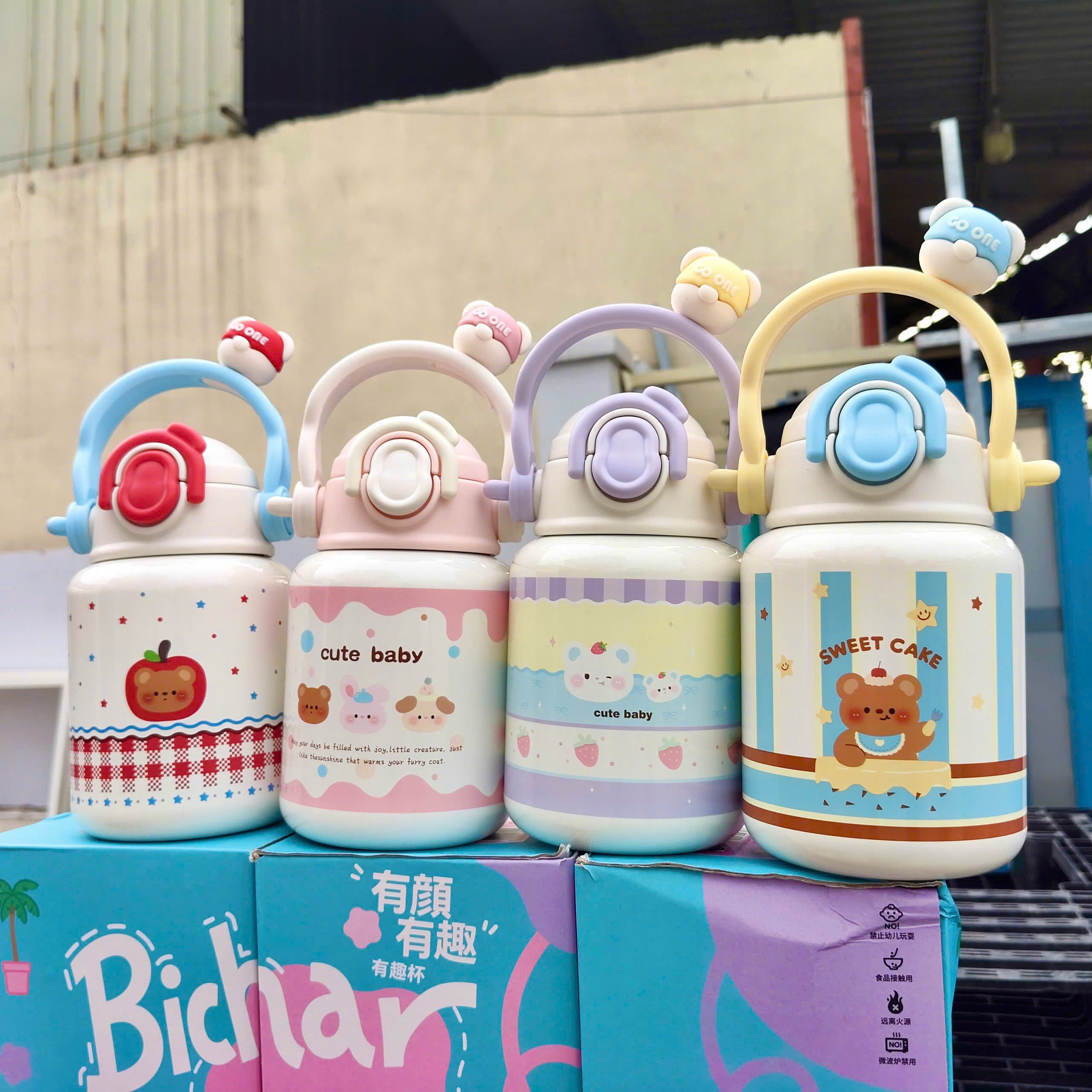 [48] Bình Giữ Nhiệt 316 Họat Hình Quai Ngang Có CHARM 550ml