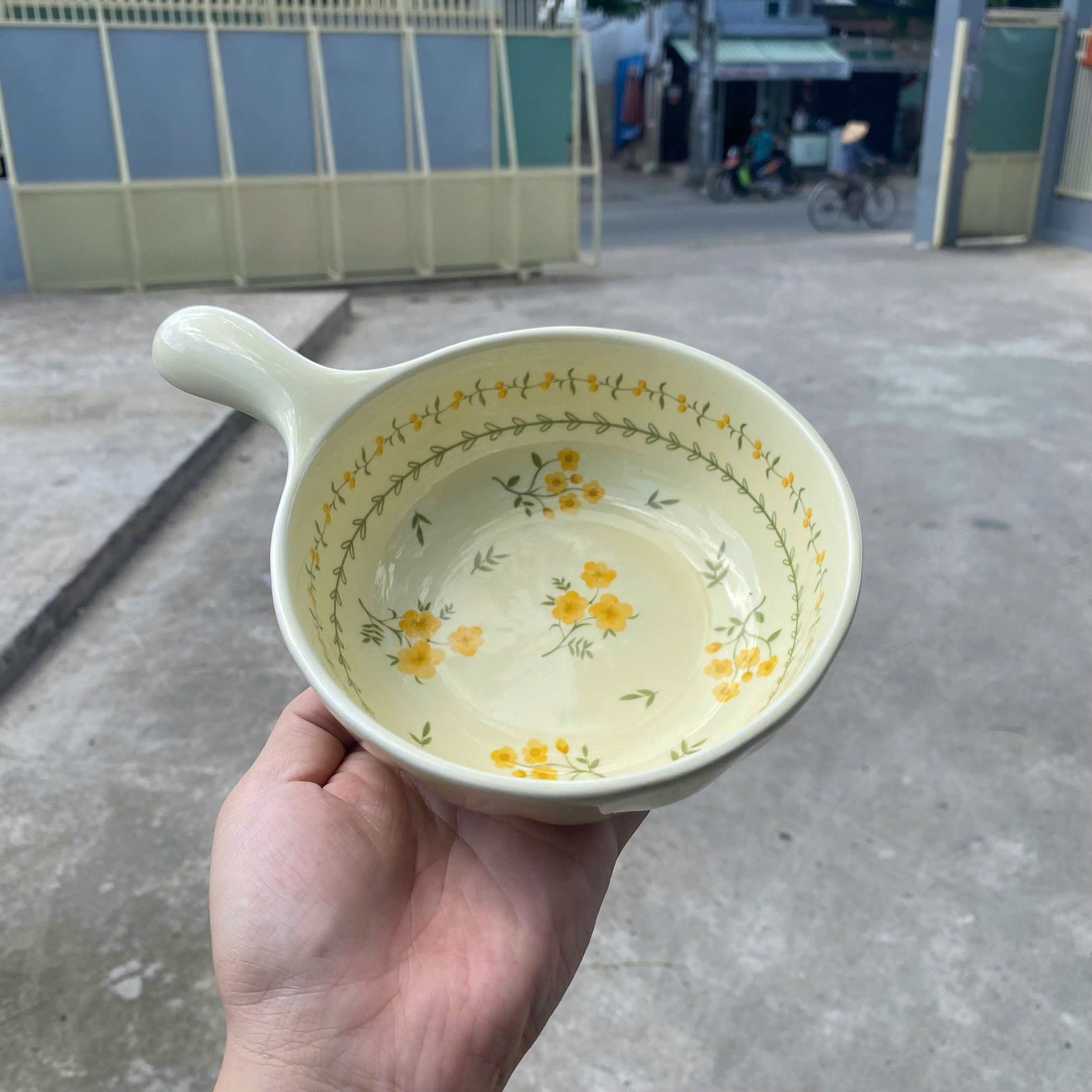 [48] Thố Sứ 6inch Có Tay Cầm HOA CÚC