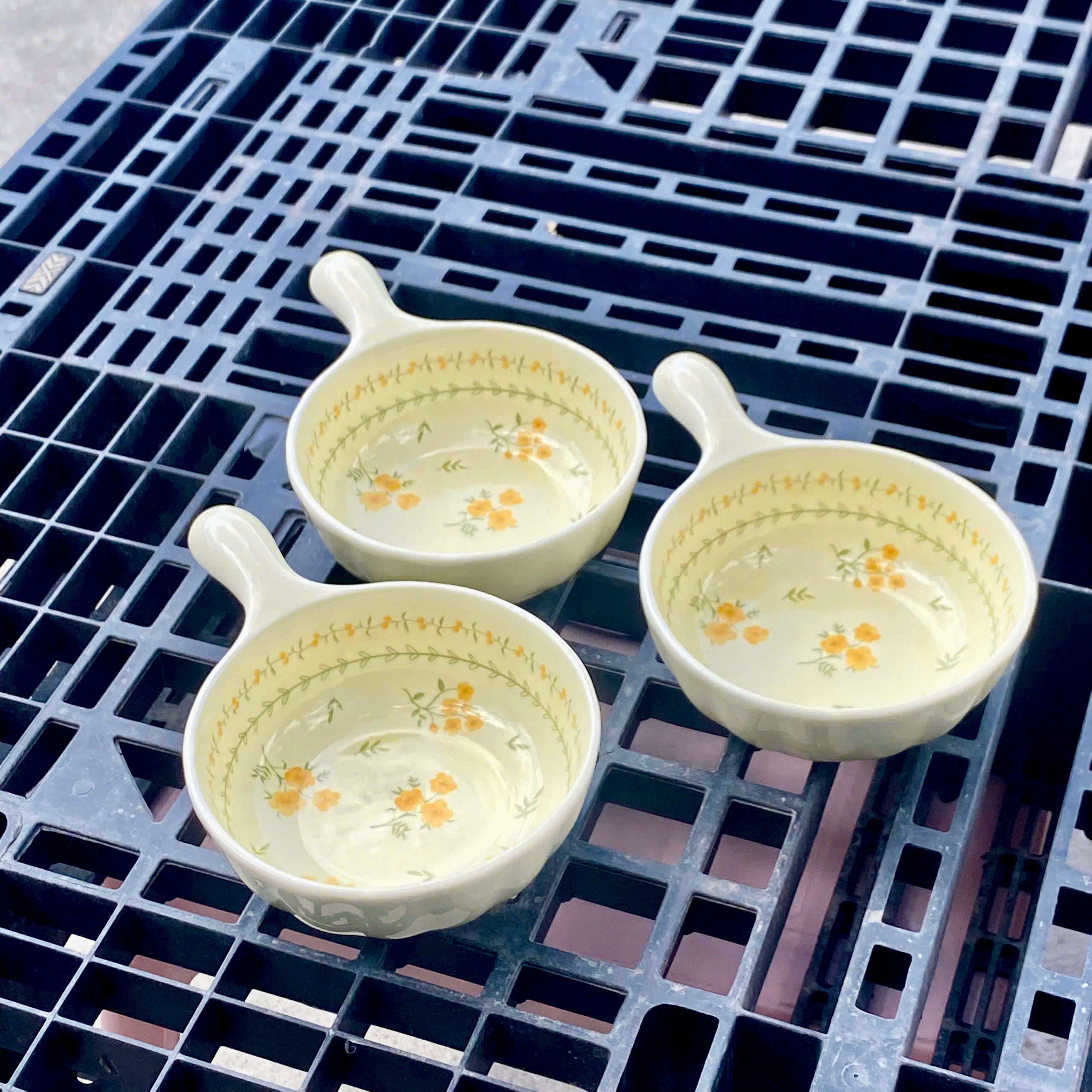 [48] Thố Sứ 6inch Có Tay Cầm HOA CÚC