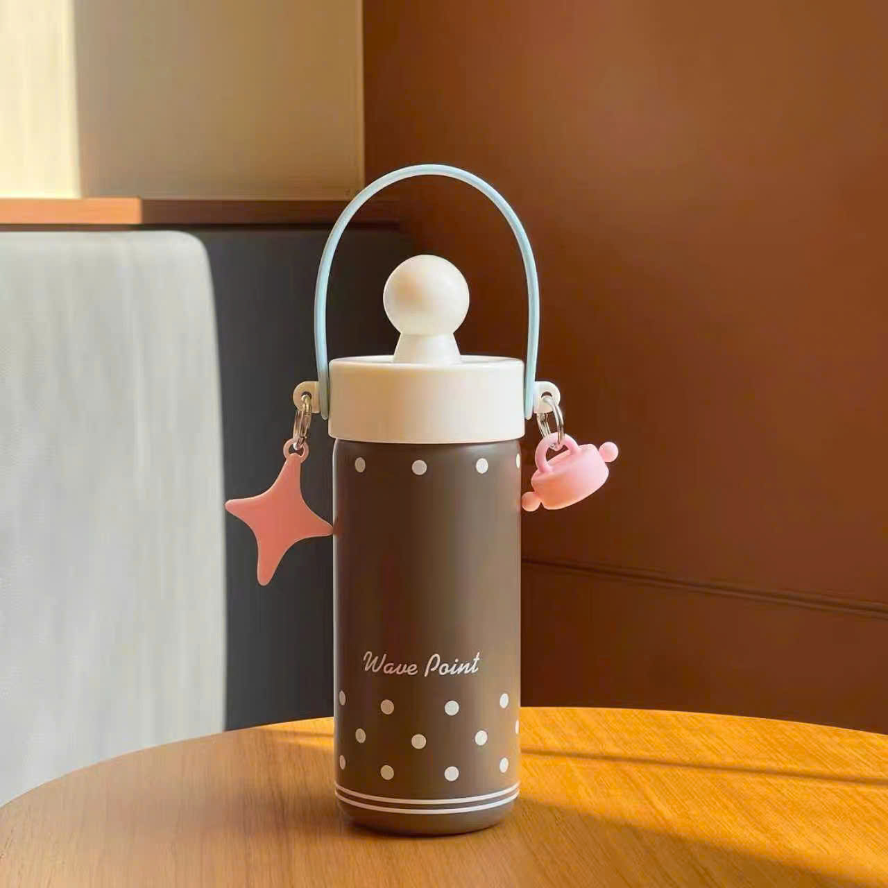 [50] Bình Giữ Nhiệt Hình Trụ HỌA TIẾT Quai Xách Kèm Charm 680ml
