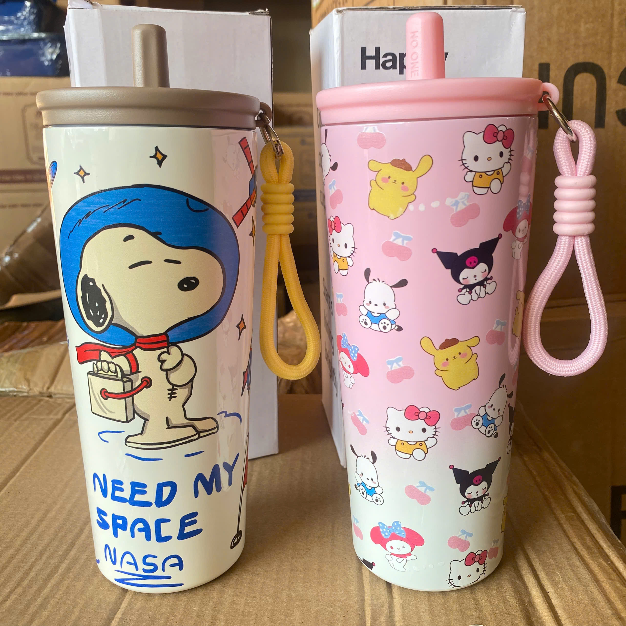 [50] Ly Giữ Nhiệt Hoạt Hình 710ml Có Quai Xách