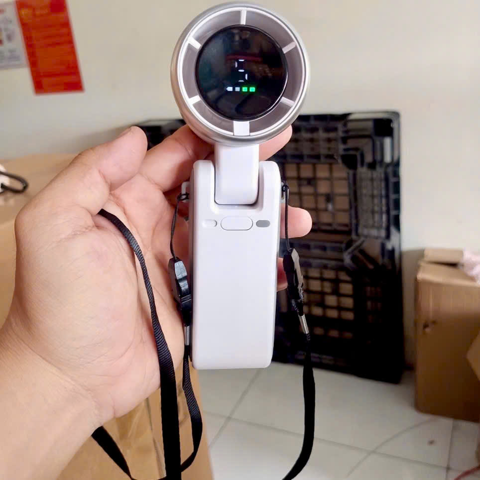 [50] Quạt Cầm Tay Gập Có Dây Đeo Cổ VMF07