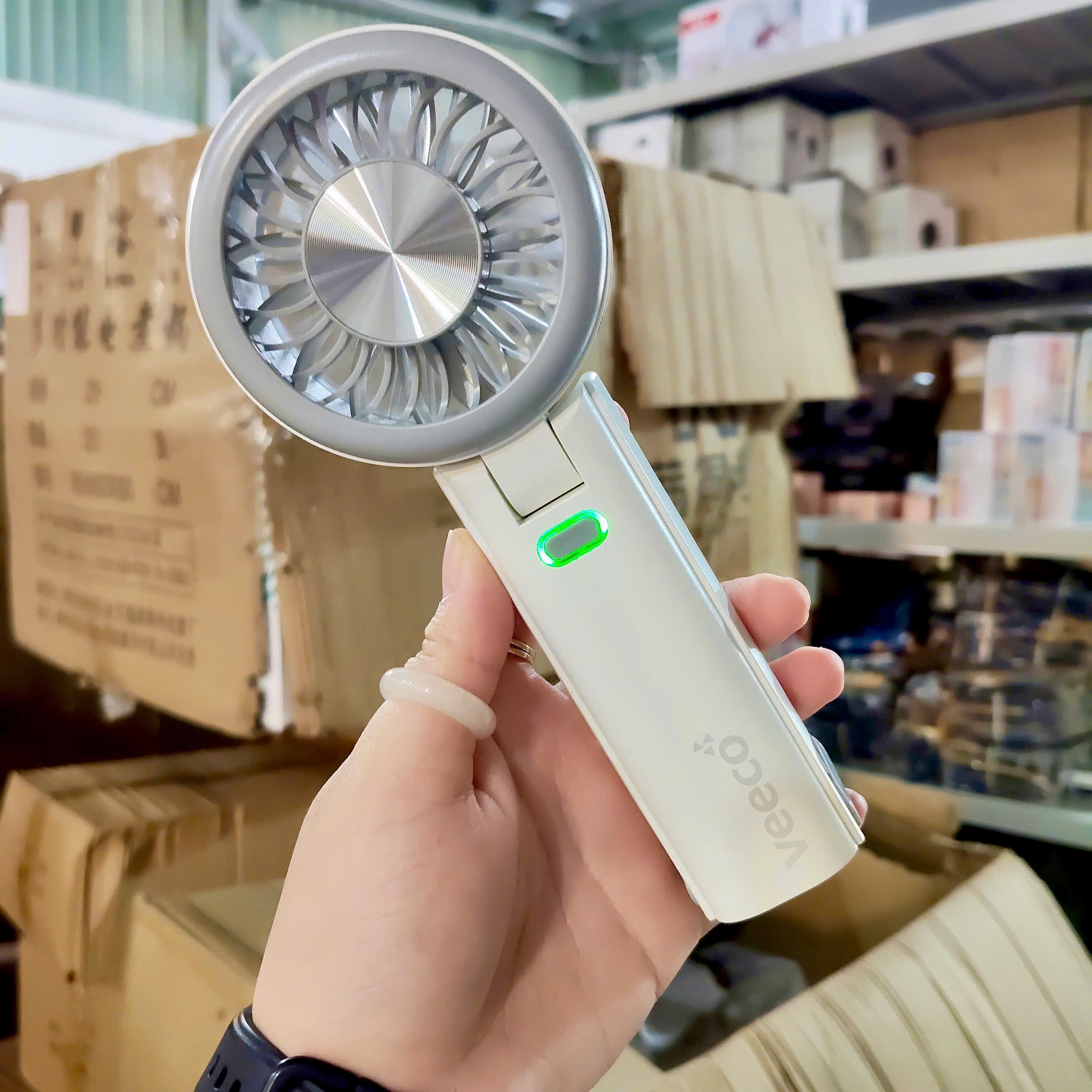 [50] Quạt Cầm Tay Gập Có MÓC TREO VMF03
