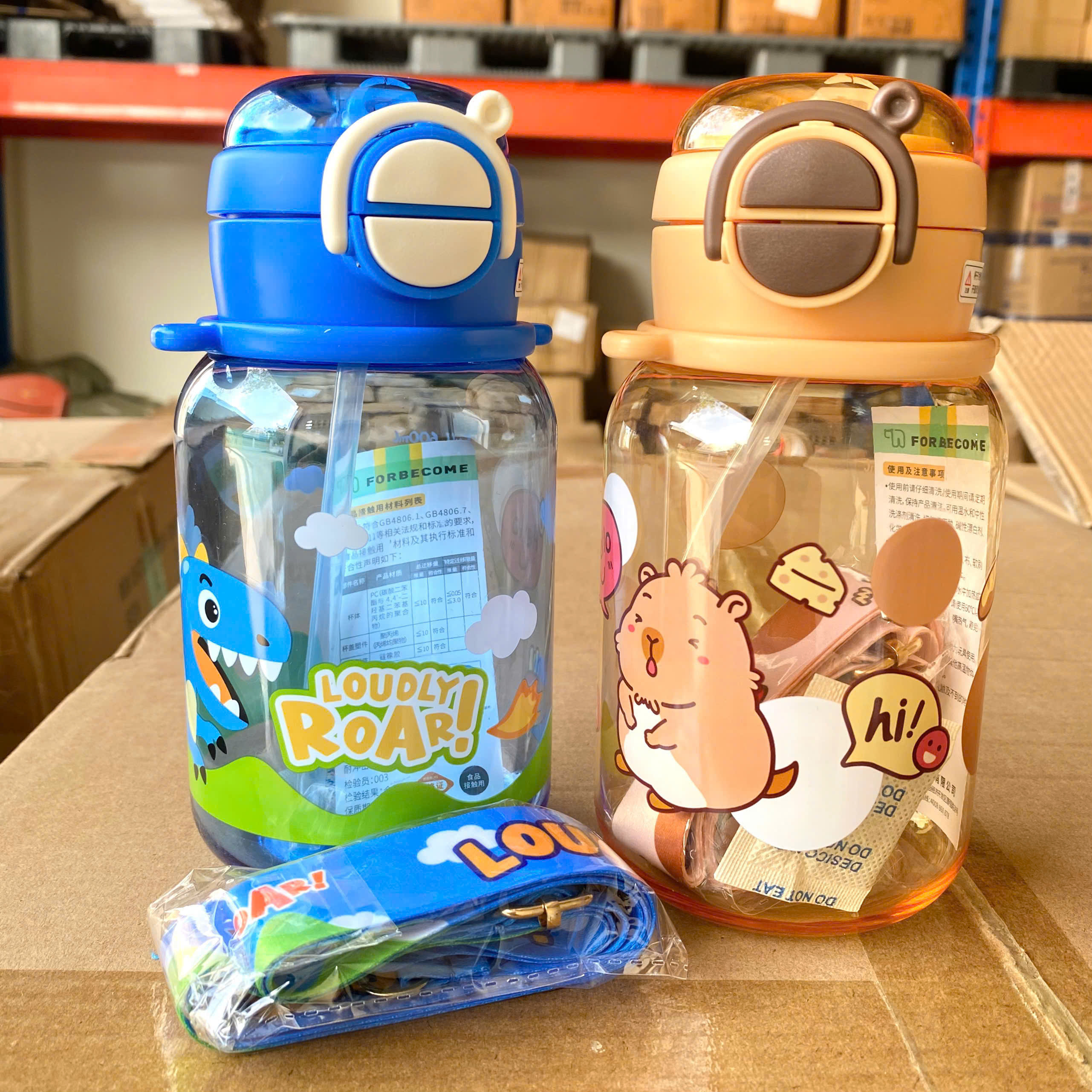 [60] Bình Nhựa DÀY Trong Suốt Có Nắp Bấm Hoạt Hình 600ml 2039