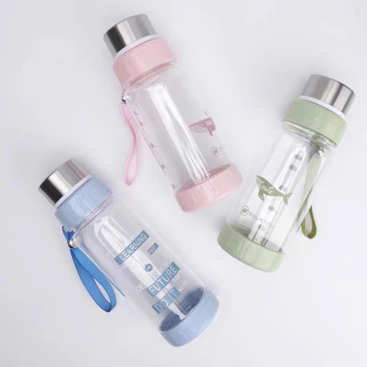 [60] Bình Nước Nhựa NẮP INOX Có Dây Xách 680ml
