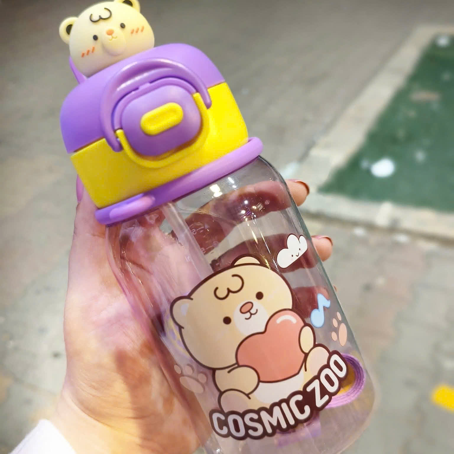 [60] Bình Nước Nhựa Nắp Thú 570ML No8818