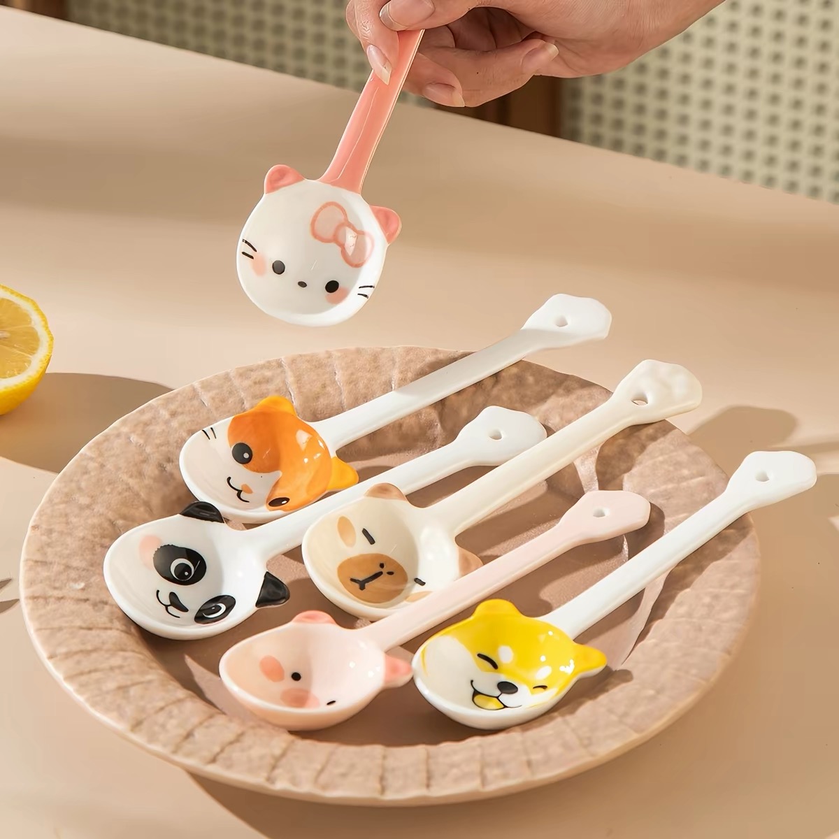 [640] Muỗng Sứ Đầu Charm HOẠT HÌNH(V+)