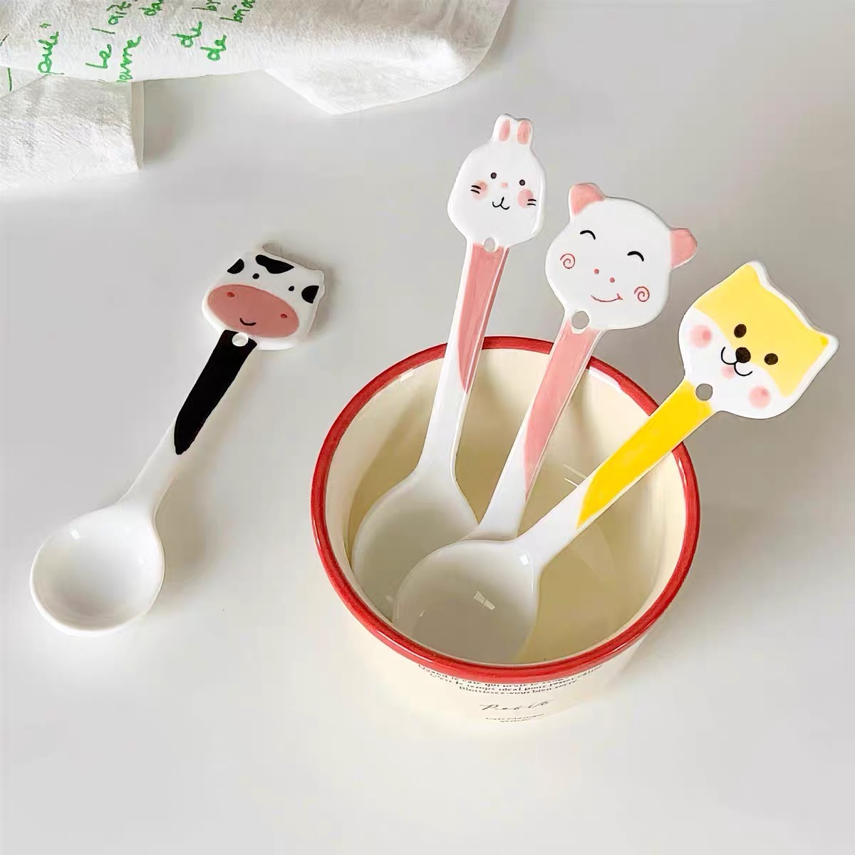 [640] Muỗng Sứ Tay Cầm ANIMAL (V+)