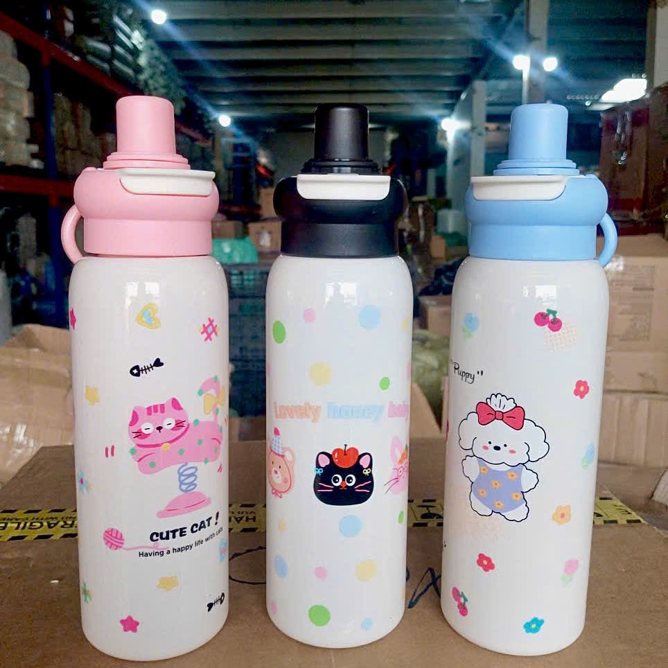 [80] Bình Nhựa Có Khay Lọc Trà HOẠT HÌNH 800ml 044