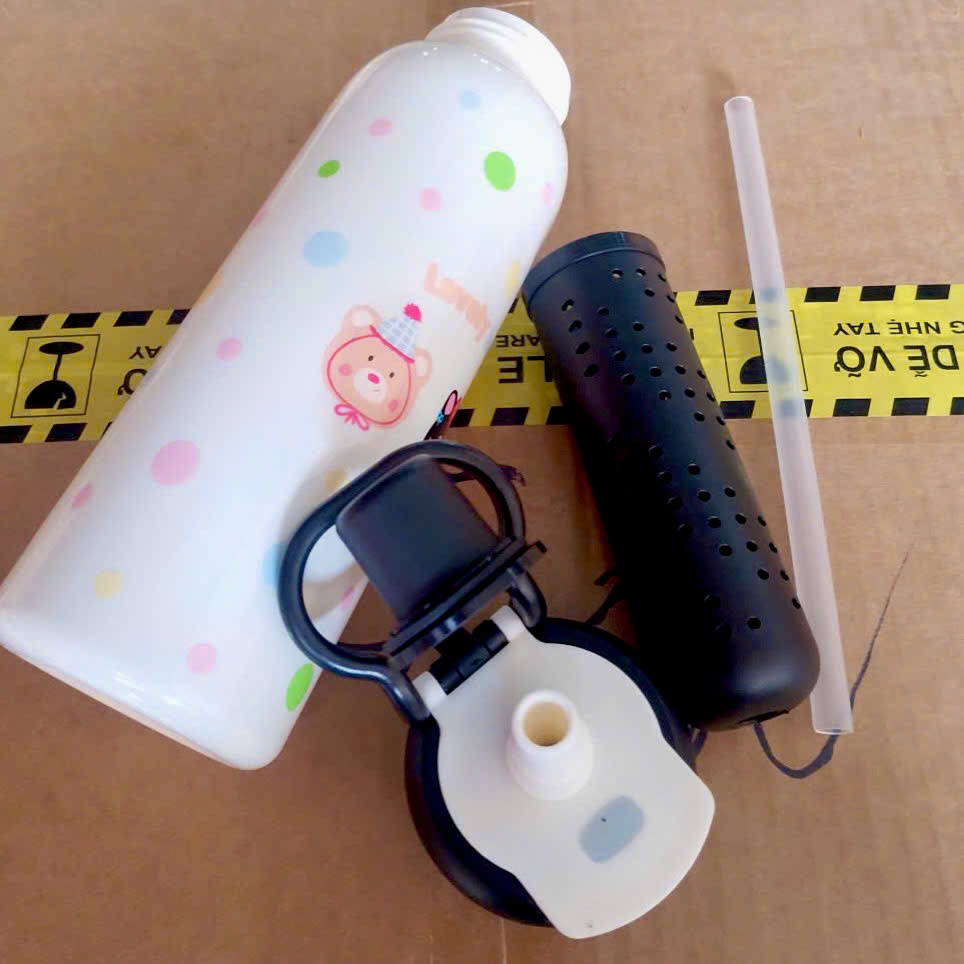 [80] Bình Nhựa Có Khay Lọc Trà HOẠT HÌNH 800ml 044