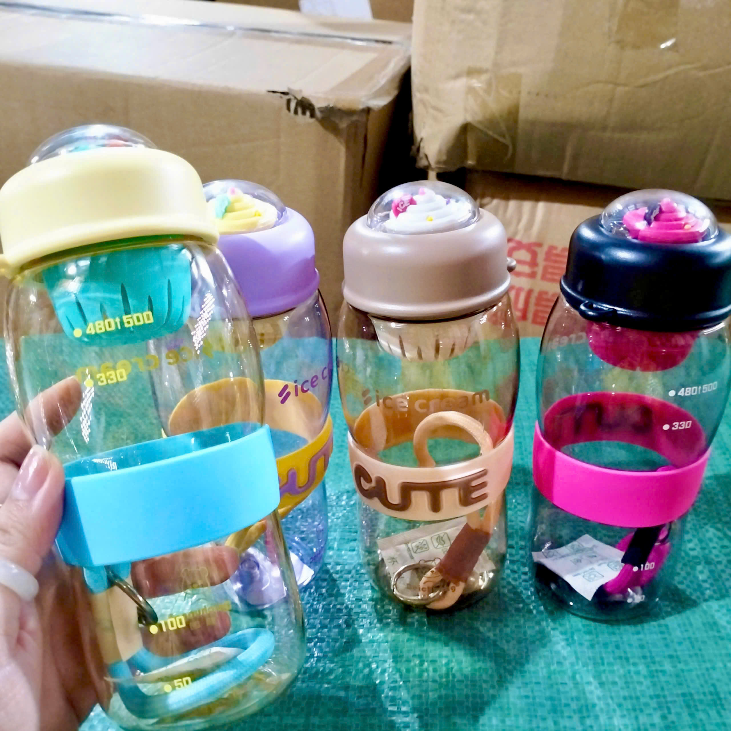 [80] Bình Nước Nhựa CUTE Có Dây Xách Cho Bé 500ml