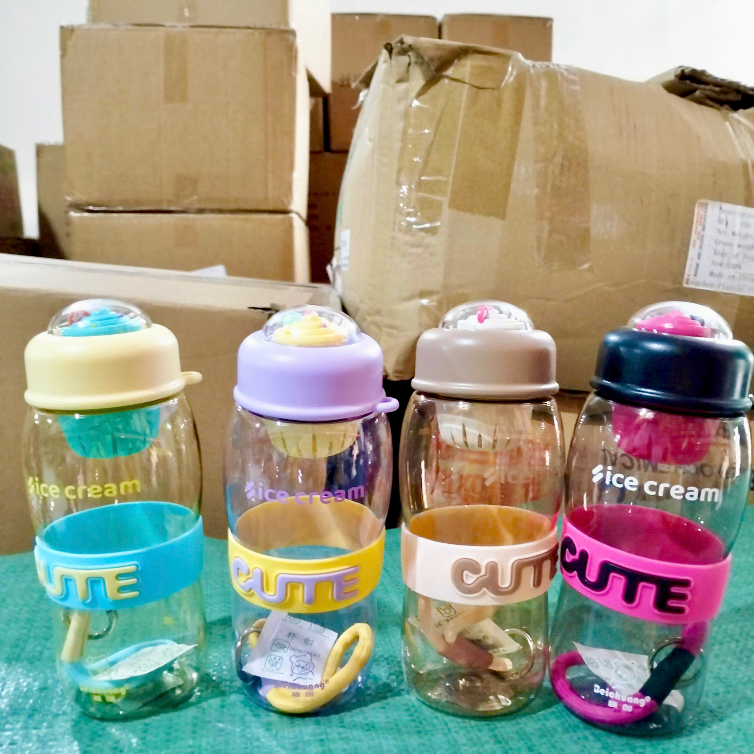 [80] Bình Nước Nhựa CUTE Có Dây Xách Cho Bé 500ml