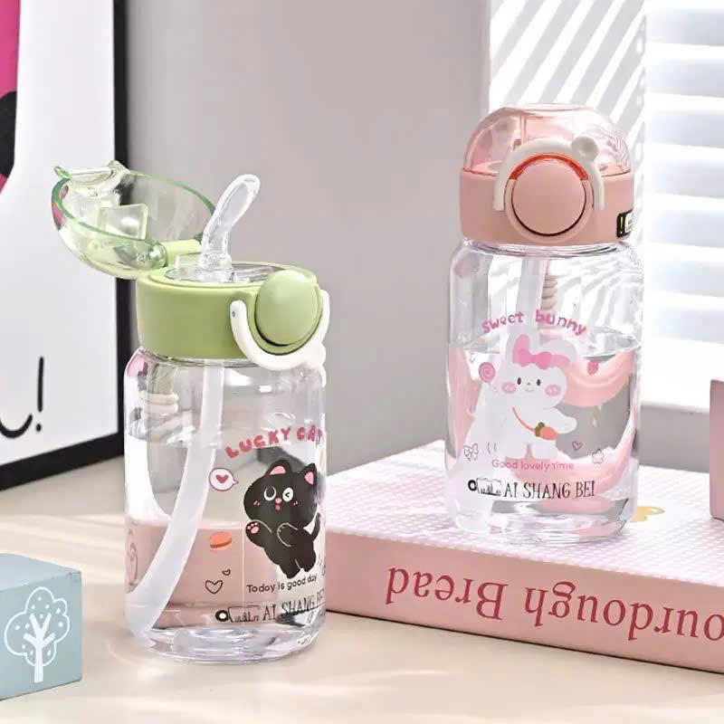 [80] Bình Nước Nhựa Trong Suốt HOẠT HÌNH Có Dây Xách 420ml 9587