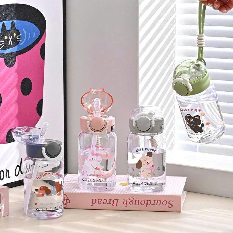 [80] Bình Nước Nhựa Trong Suốt HOẠT HÌNH Có Dây Xách 420ml 9587