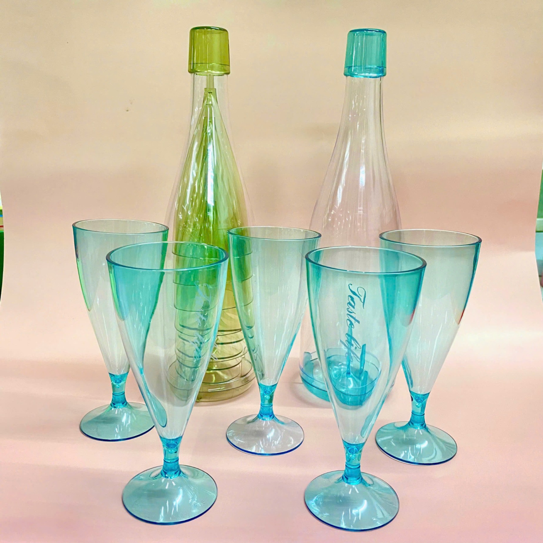 Bình kèm cốc đựng nước đa năng tiện lợi, giá tốt