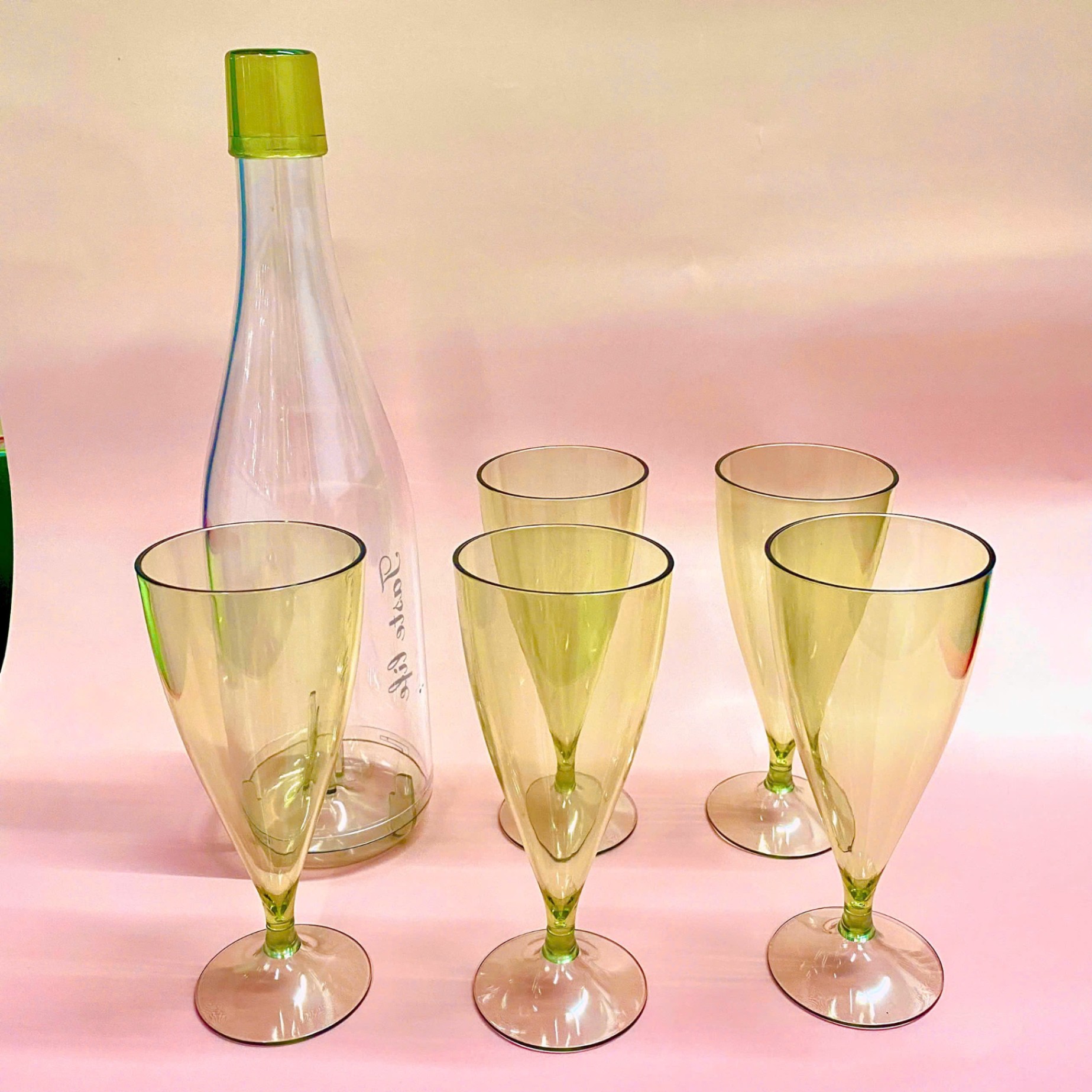 Bình kèm cốc đựng nước đa năng tiện lợi, giá tốt