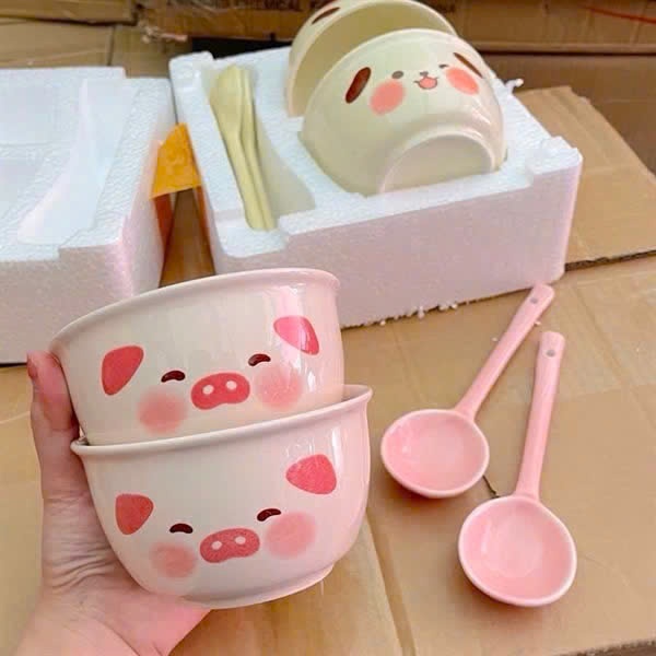Set 2 chén sứ Heo hồng kèm muỗng ngộ nghĩnh, dễ thương cho bé