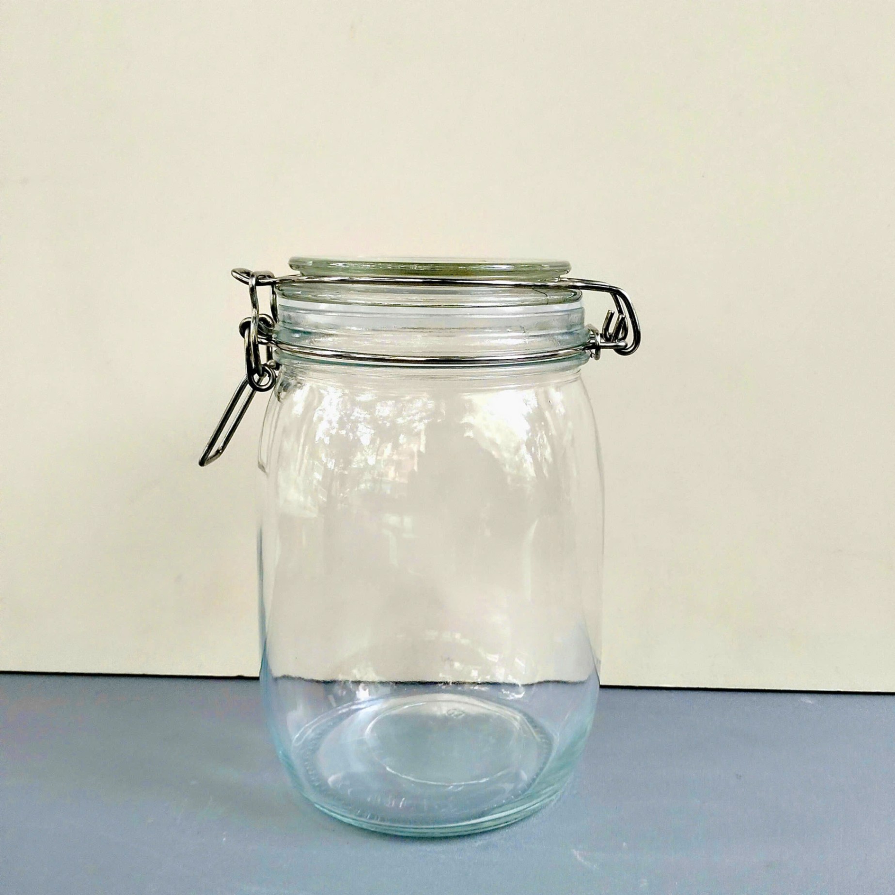 [24] Hũ Thuỷ Tinh Tròn Nắp Cài 950ml - 6504