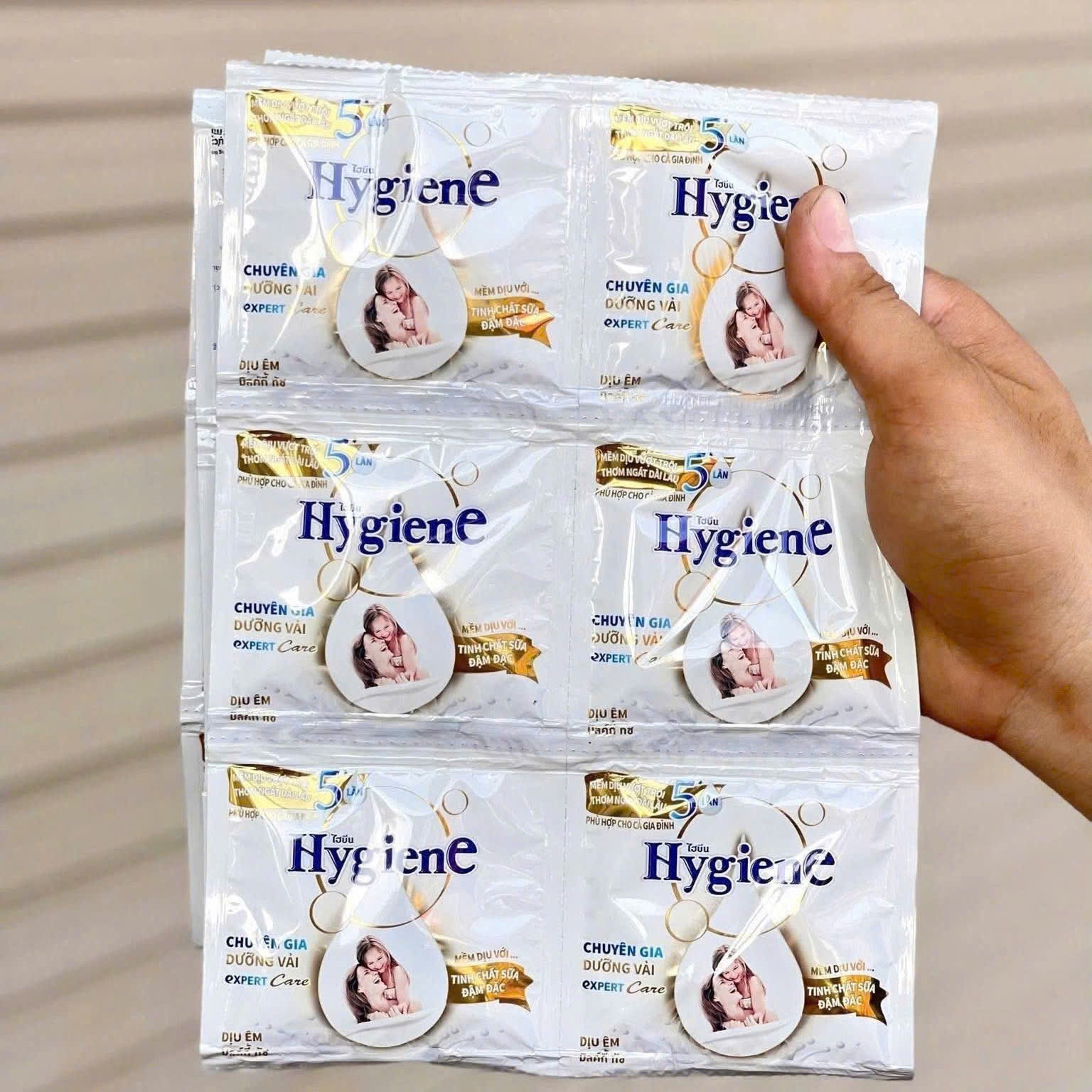 [15] Nước Xả Vải HYGIENE Life Scent 20ml (Dây 24 Gói)