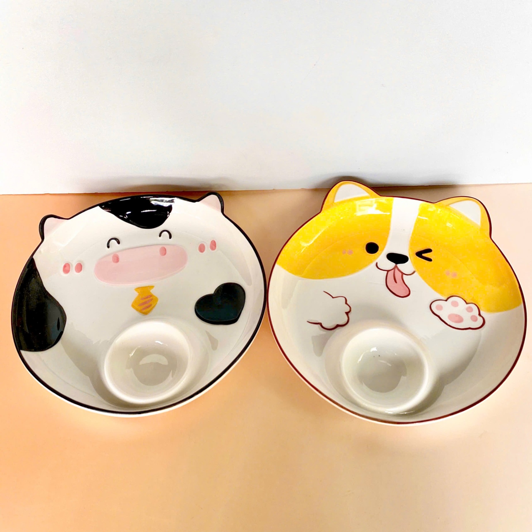 [48] Dĩa sứ tròn 8inch hoạt hình có chén chấm