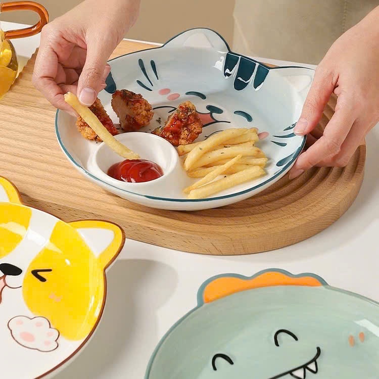 [48] Dĩa sứ tròn 8inch hoạt hình có chén chấm