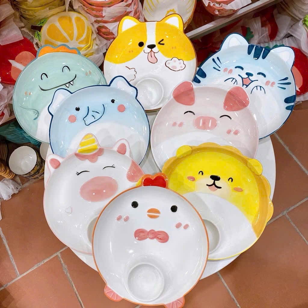 [48] Dĩa sứ tròn 8inch hoạt hình có chén chấm