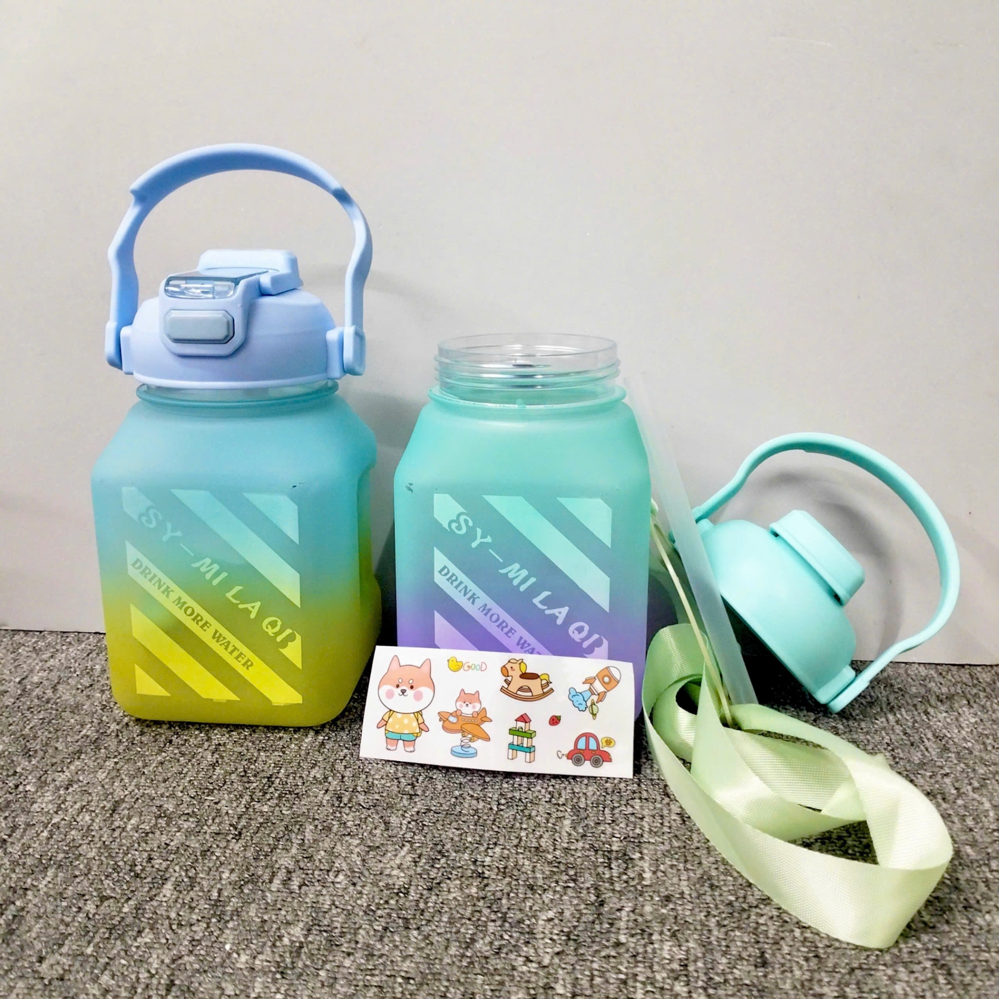 [60] Bình nước nhựa vuông 1300ML có QUAI XÁCH