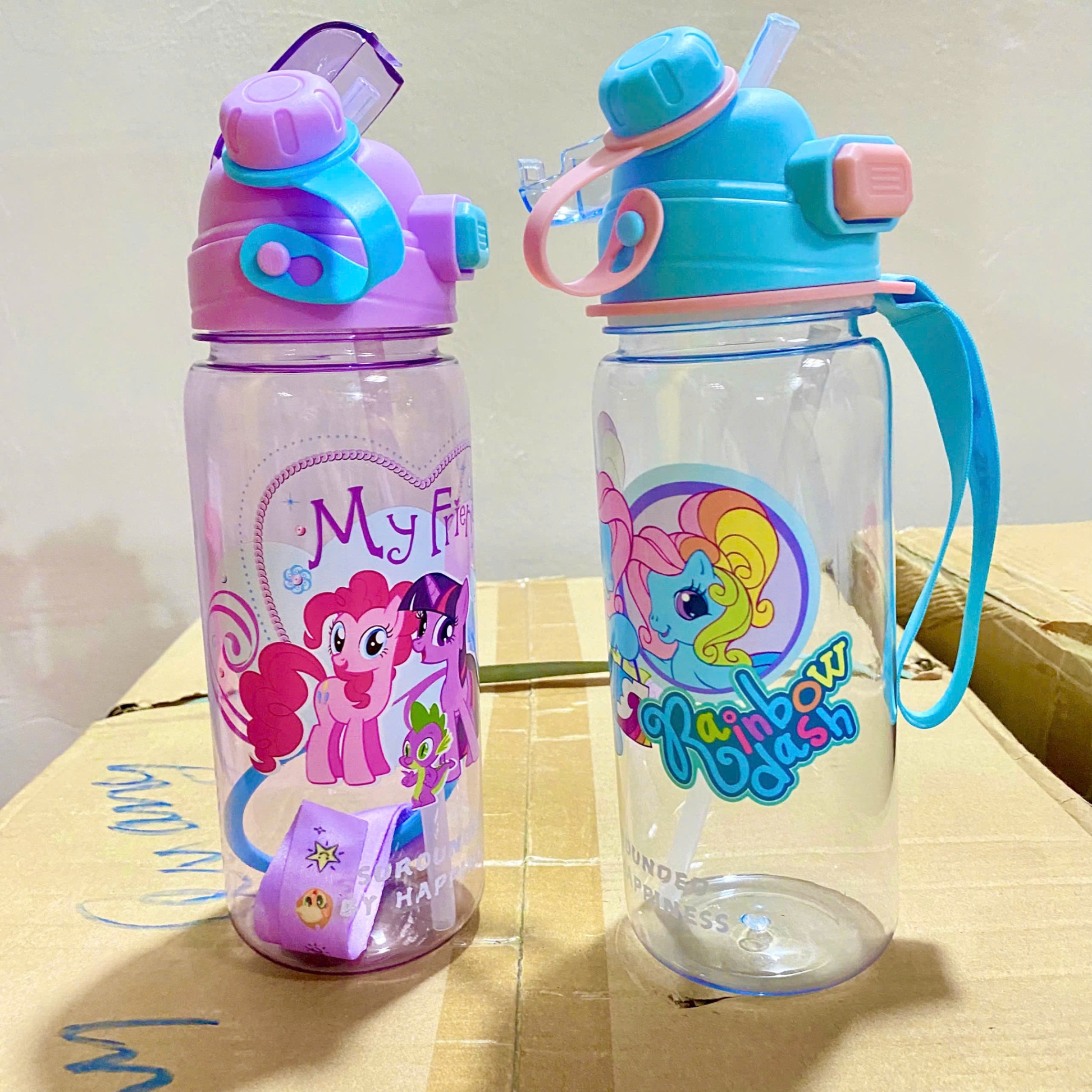 [80] Bình Nước Nhựa Hoạt Hình 850ml 021