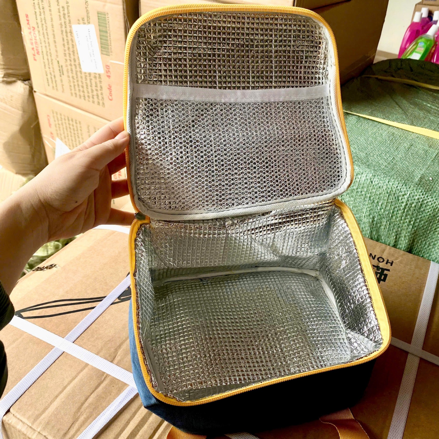 [100] Túi Giữ Nhiệt HELLO