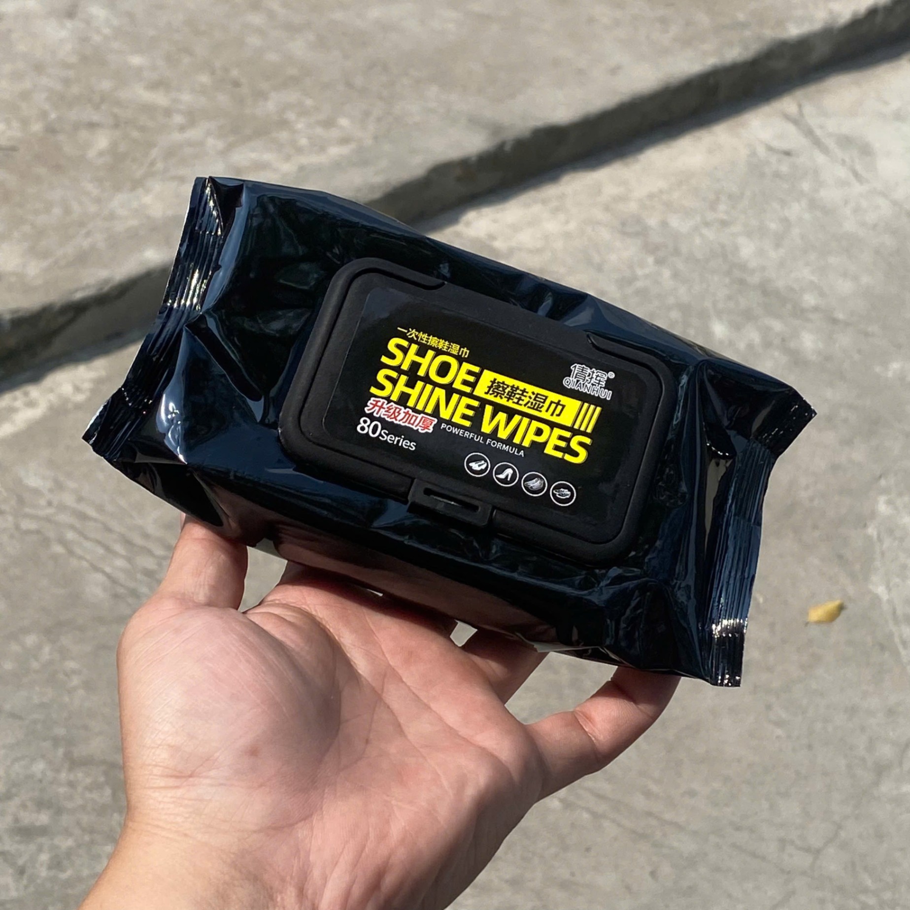 [90] Gói 30 Miếng Khăn Ướt Lau Giày ĐEN