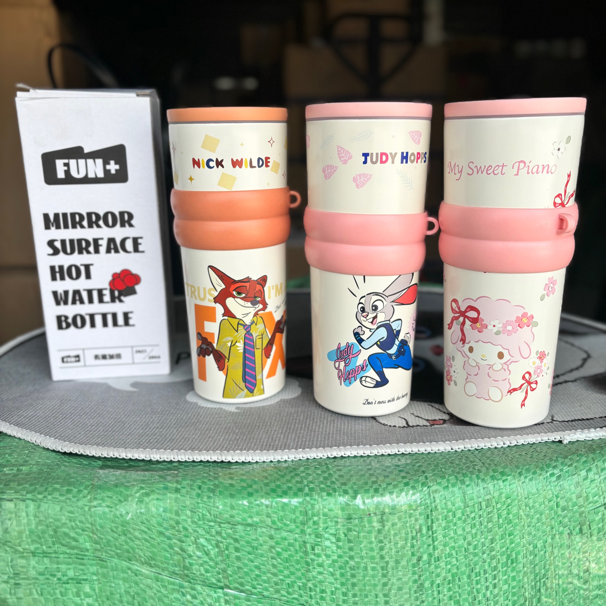 [50] Ly Giữ Nhiệt Hoạt Hình Đai Silicon 710ml