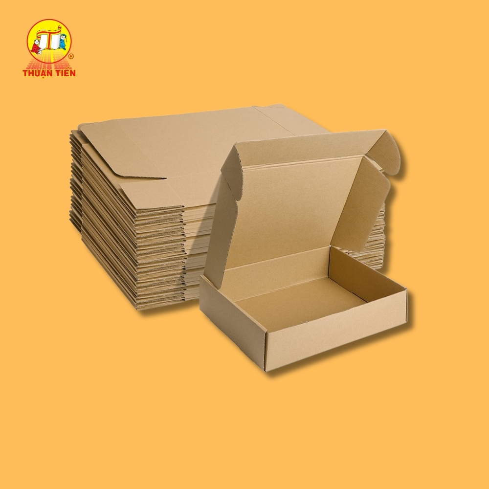 Hộp Carton Nắp Gài Đựng Quần Áo Thuận Tiến