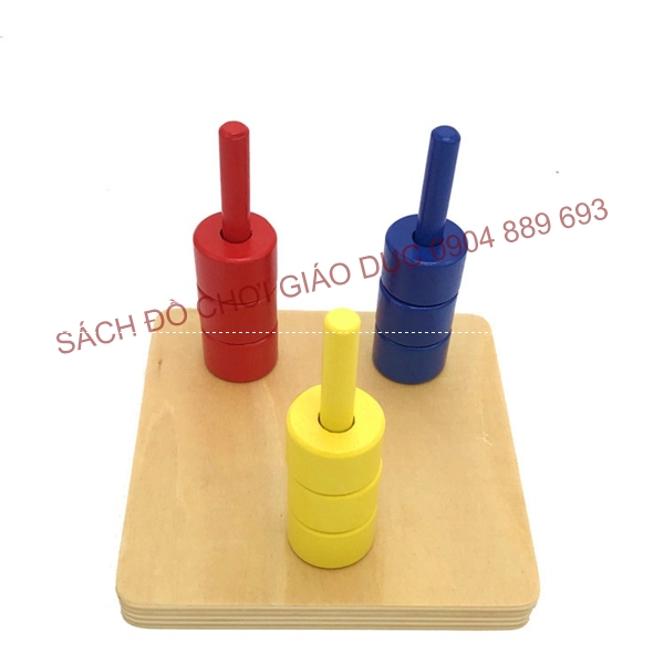 3 Chốt thẳng-3 loại hình tròn có lỗ, Thả khoanh tròn vào 3 trục mẫu - Giáo cụ montessori cho trẻ từ 0 đến 3 tuổi