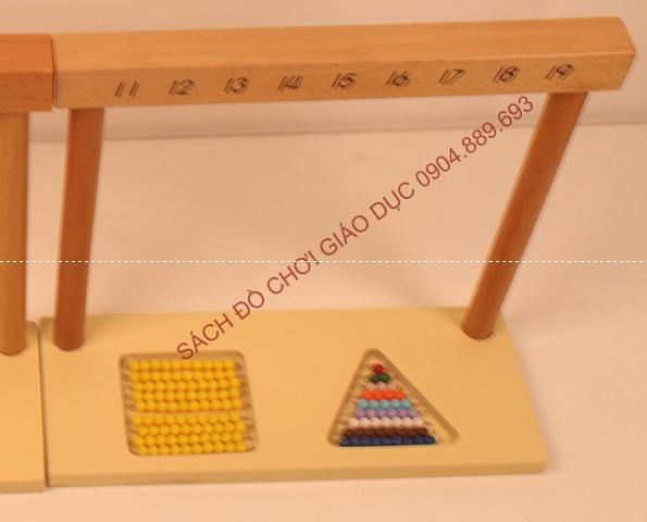 Giá treo các chuỗi hạt màu từ 11 đến 19 (Teen bead hanger) đã bao gòm chuỗi hạt - Giáo cụ Montessori