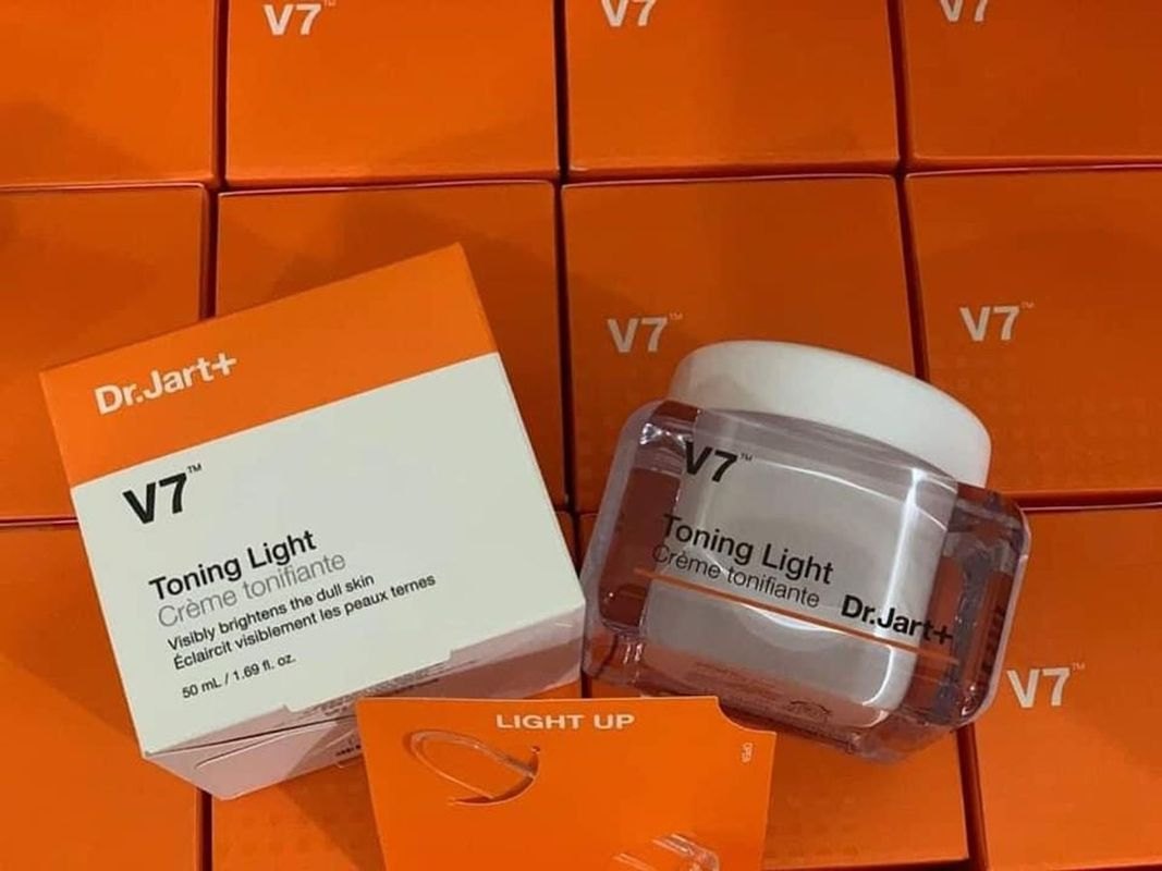 Kem V7 Toning Light Full Size 50ml mẫu mới vỏ giấy