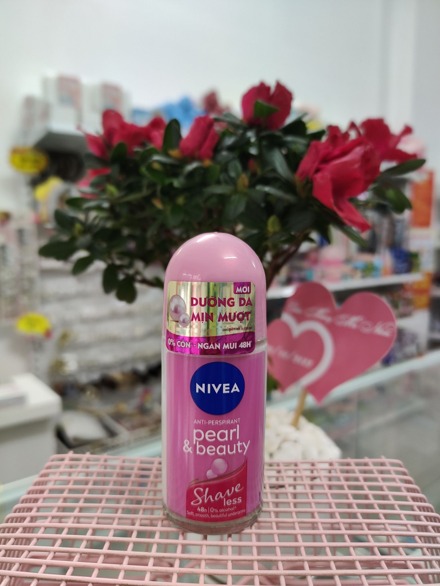 LĂN KHỬ MÙI NIVEA PEARL & BEAUTY SHAVE LESS 50ML