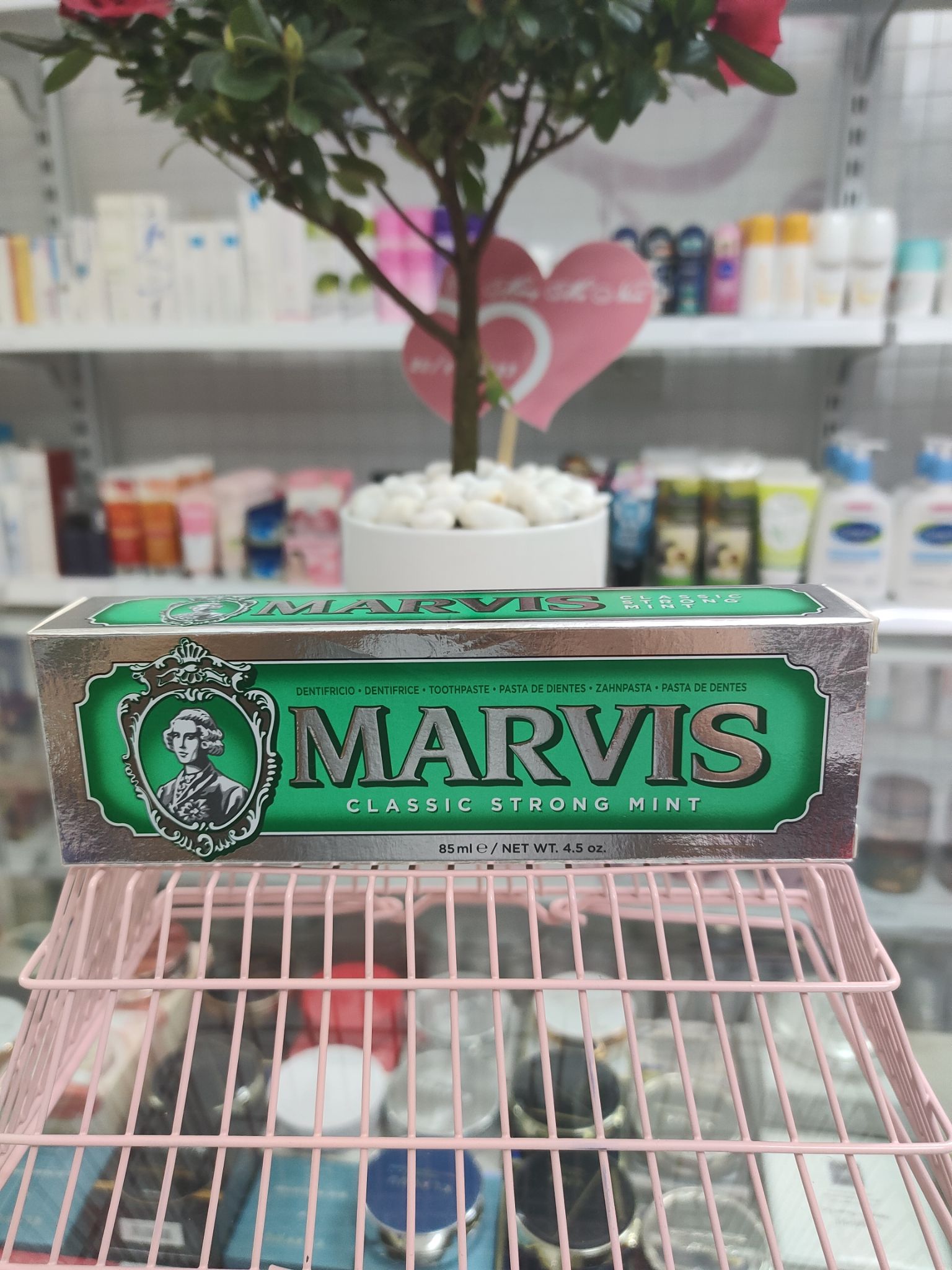 Kem đánh răng Marvis classic strong mint 85ml