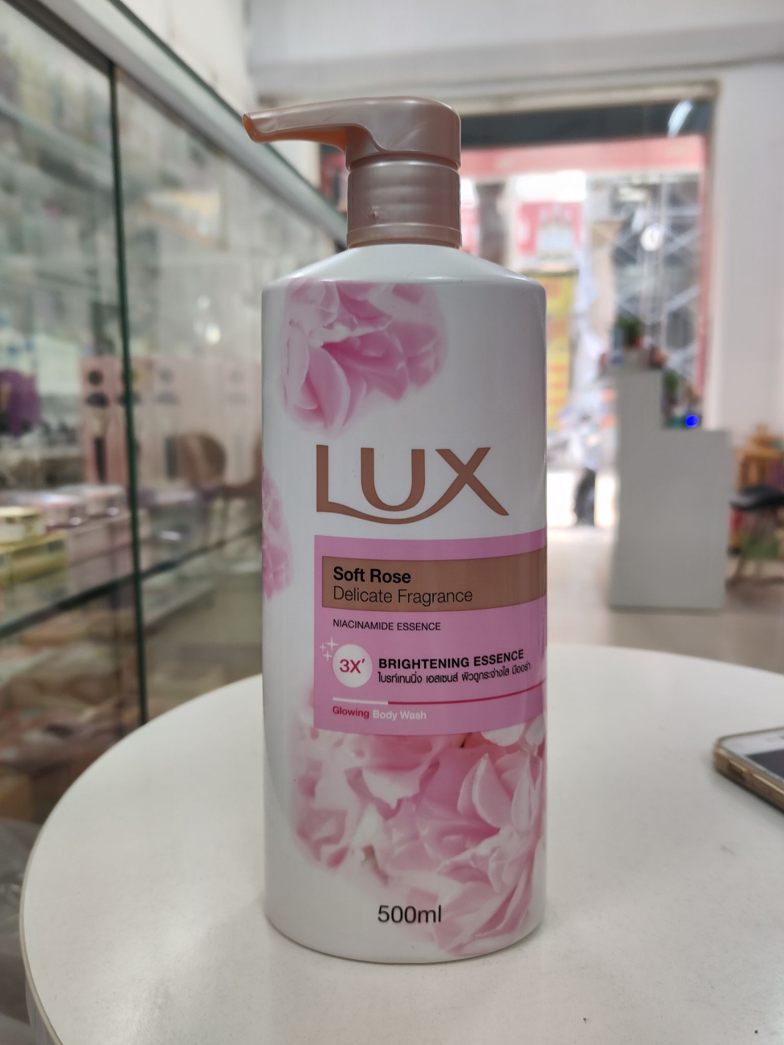 Sữa tắm Lux hồng 500ml