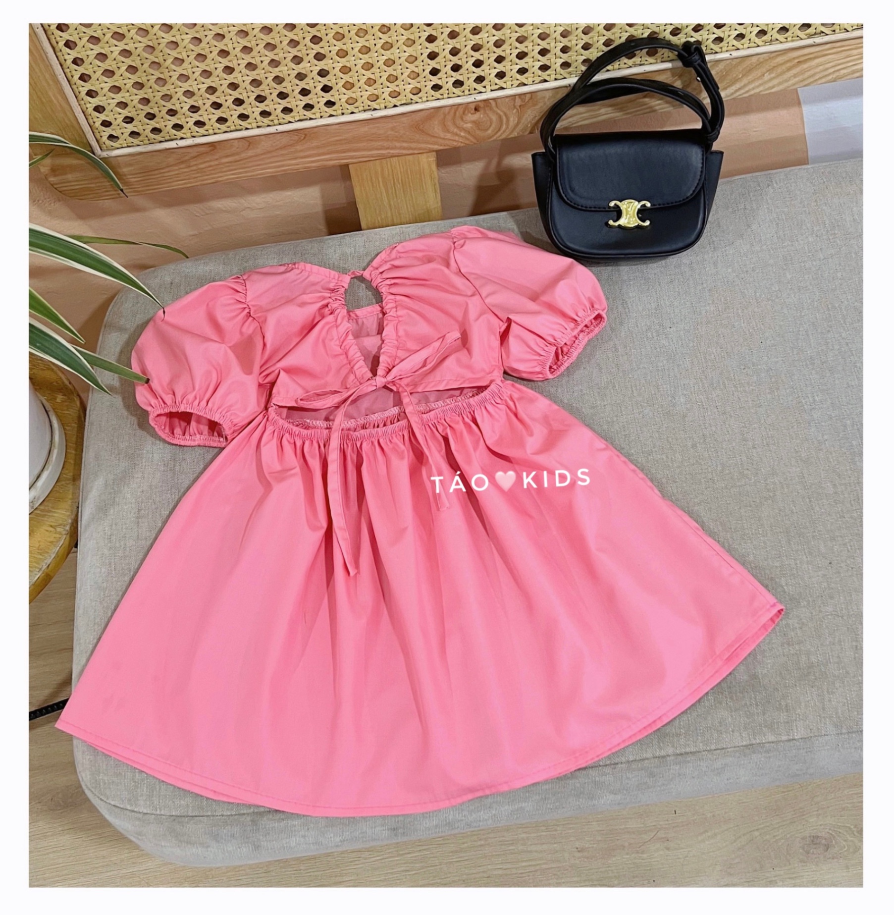 Váy hồng hở lưng tk cho bé