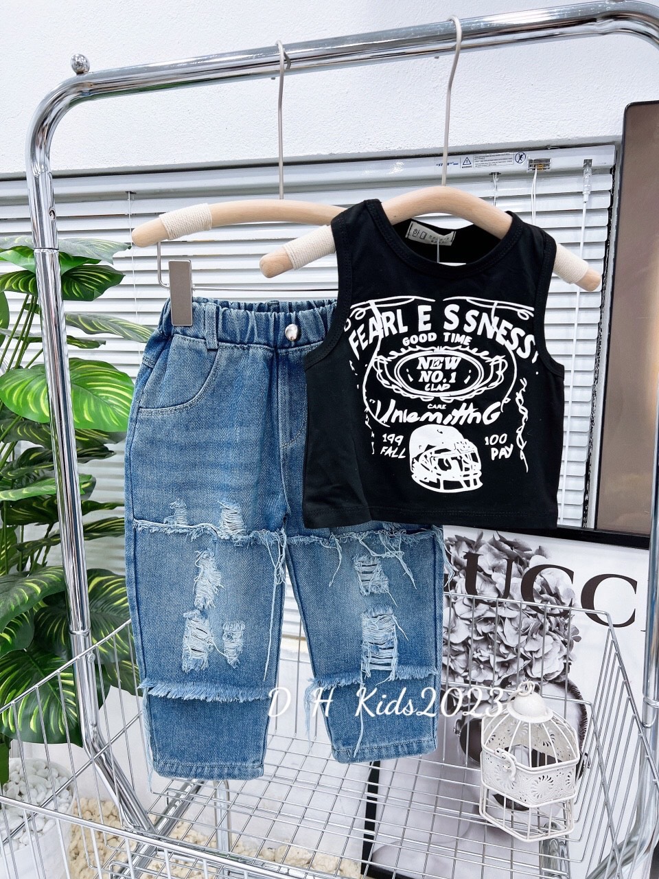 Bộ áo new.no quần bò rách bé (hàng shop)