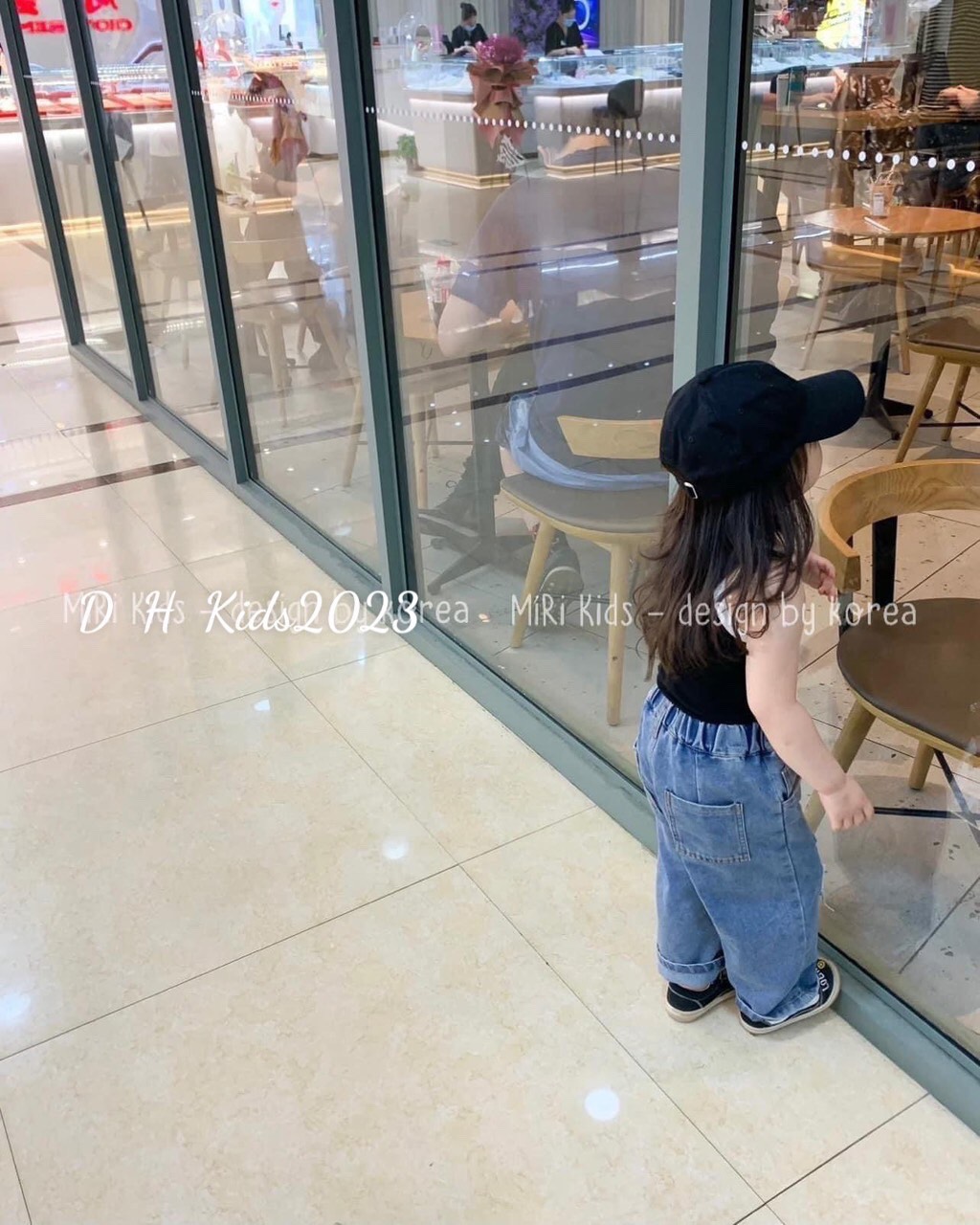 Bộ áo dây yếm cnel quần bò rách dh bé gái