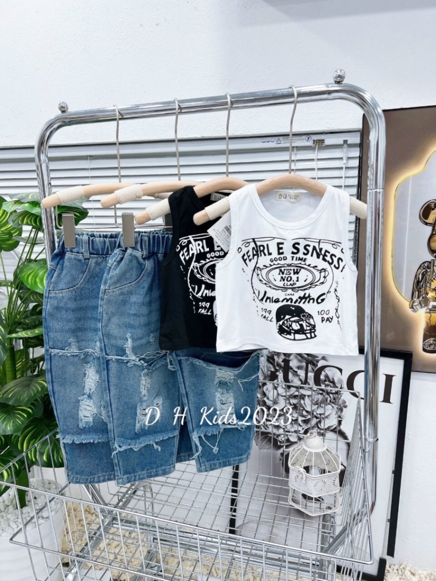 Bộ áo new.no quần bò rách bé (hàng shop)