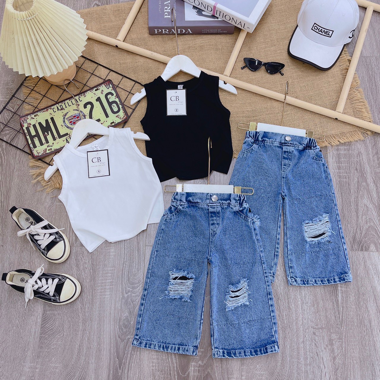 Bg25- bộ áo croptop đen trắng quần bò cb xanh rách cho bé