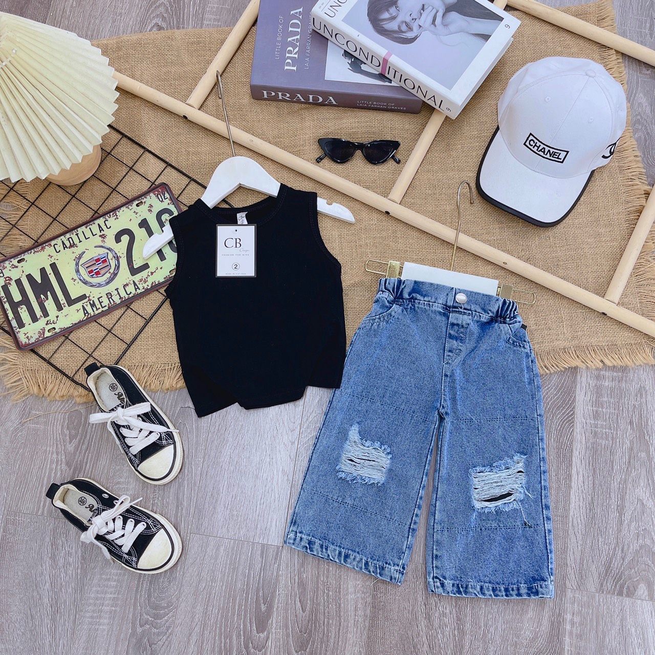 Bg25- bộ áo croptop đen trắng quần bò cb xanh rách cho bé