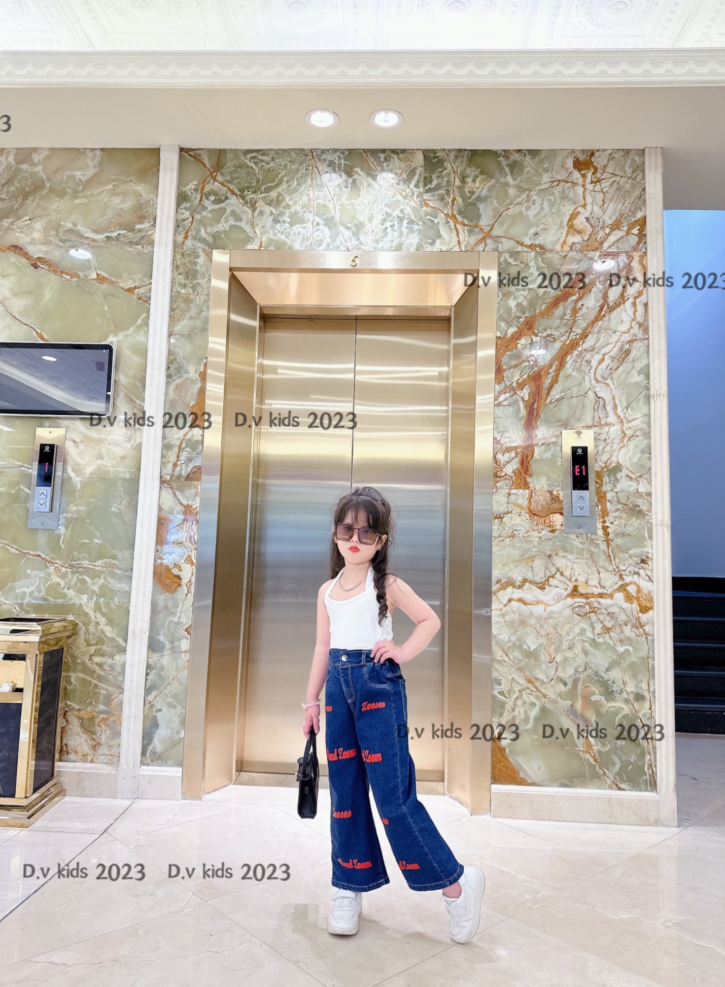 ￼bg29- sét áo bé gái + quần jean chữ đỏ size nhí