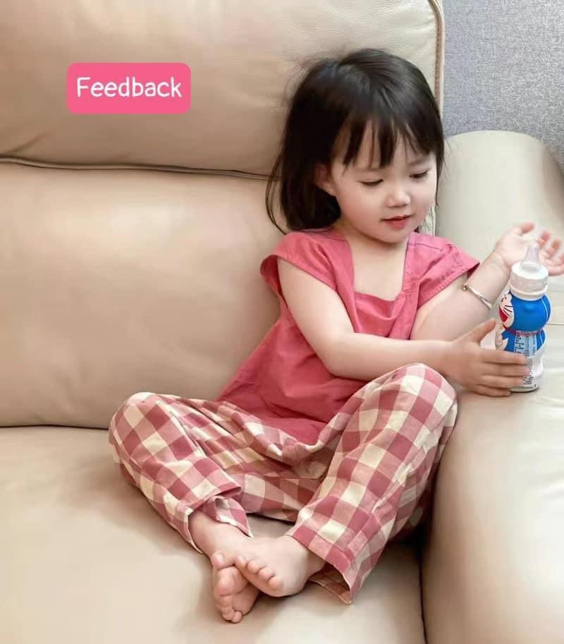 ￼bg66- bộ áo quần kẻ hồng bé gái