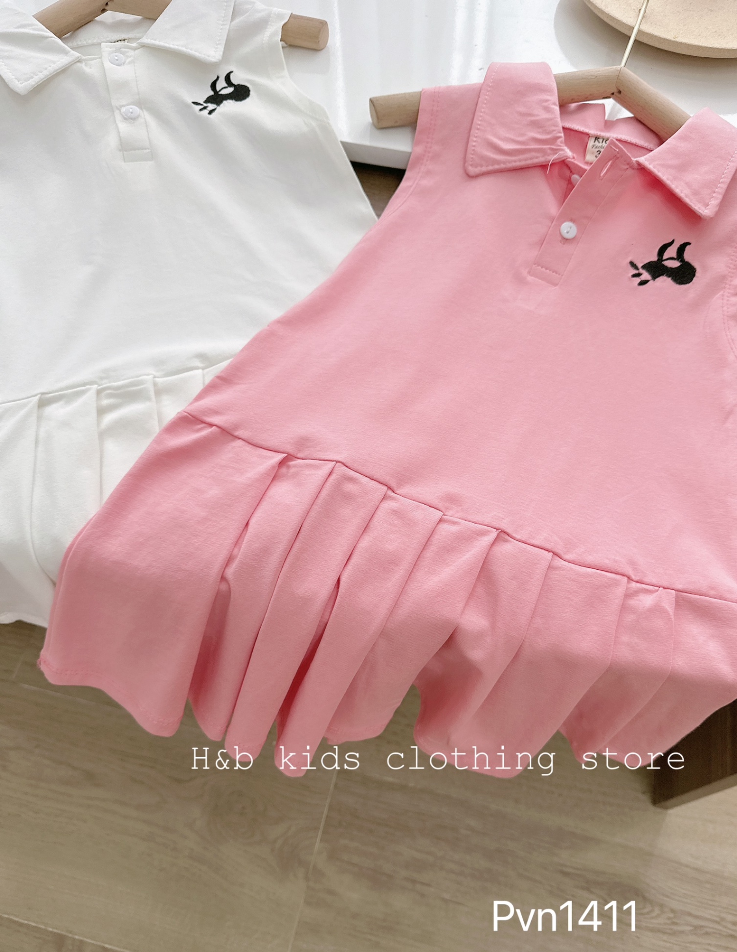 ￼v16- váy cotton đuôi hồng trắng hb bé gái