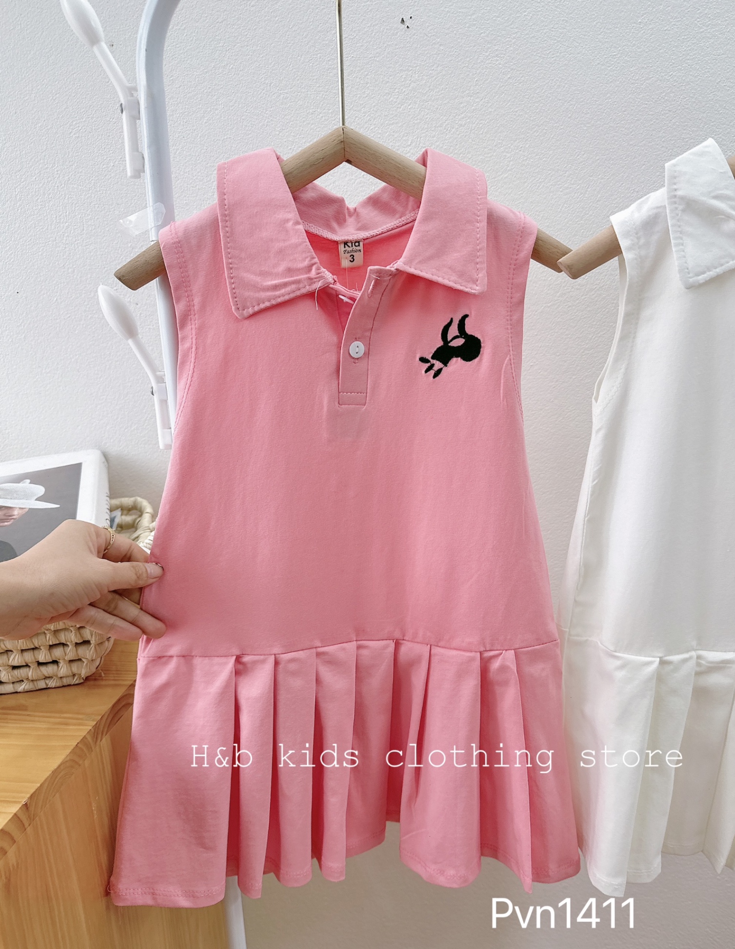 ￼v16- váy cotton đuôi hồng trắng hb bé gái